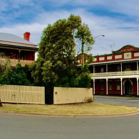 Historic Star Lodge And Station Masters House Narrandera Zewnętrze zdjęcie